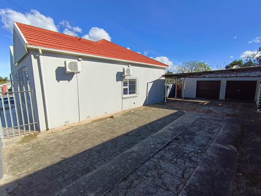 4 Bedroom Property for Sale in Berea Eastern Cape